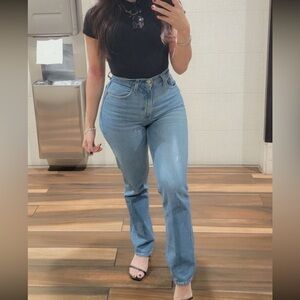 Abercrombie & Fitch 90’s Straight Ultra High Rise Jeans (sz25 curve love)